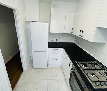 Room in a Shared Flat, Barrett House, NW6 - Photo 4