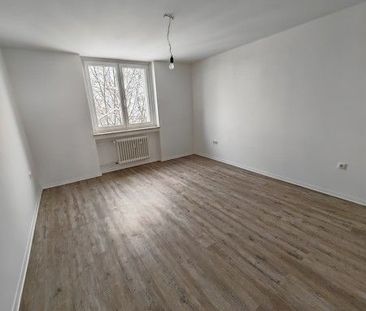 Frisch renoviert: Familienfreundliche 3-Zimmer-Wohnung mit hauseige... - Photo 1