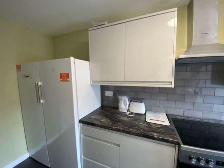 Church Street, DN5 - Photo 2