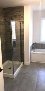 Superbe 5 ½ style CONDO (2019) à Farnham – Thermopompe & 2 Stationnements - Photo 3