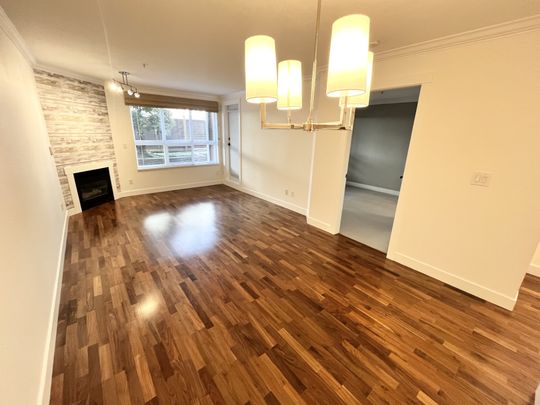 Immaculate Ground Floor One Bedroom with Parking and Storage - Photo 1