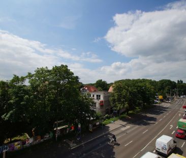 Exklusiv! Hochwertige 4-Raumwohnung mit 2 Bädern + Loggia im Herzen... - Photo 1