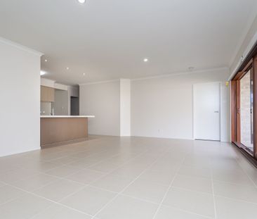 Immaculate 4 Bedroom Home - Photo 1