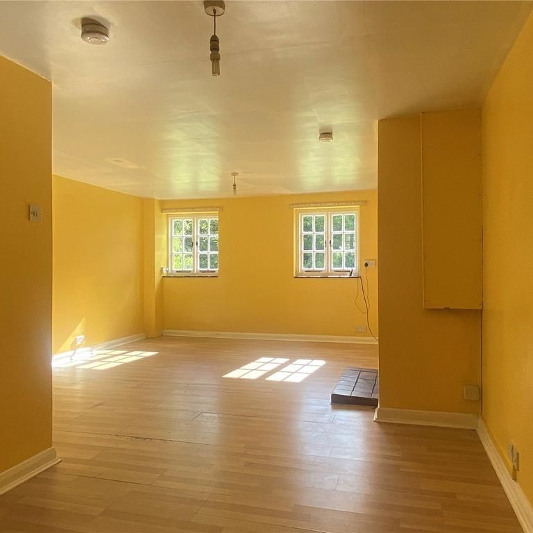 2 bedroom end of terrace house to rent - Photo 1