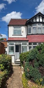 Hook Rise North, Surbiton KT6, London - Photo 3