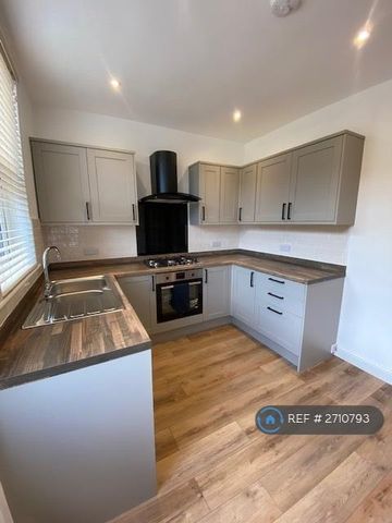 2 bedroom terraced house to rent - Photo 4