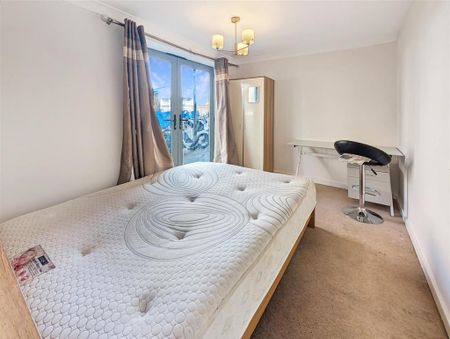 3 bedroom apartment to rent - Photo 5