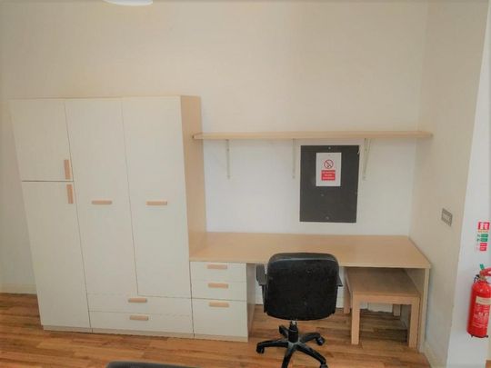 Studio to rent - Photo 1