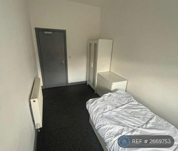 1 bedroom in a house share to rent - Photo 3