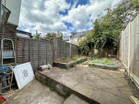 2 bedroom terraced house to rent - Photo 2