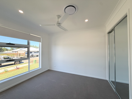 11 Kashmir Circuit, Greenbank QLD 4124 - House For Rent | Domain - Photo 4