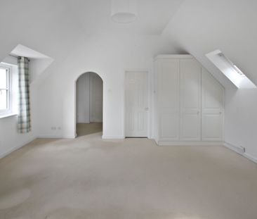 Farmcote, Wotton-under-Edge, Gloucestershire, GL12 7RP - Photo 4