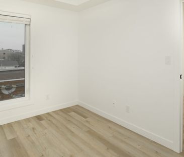 Kingston: Gold Accents – 710 Westminster, Winnipeg, MB - Photo 4