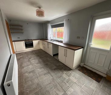 2 bedroom semi-detached house to rent - Photo 4