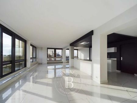 Appartement T4 à Lille Centre proche quai du Wault. - Photo 2