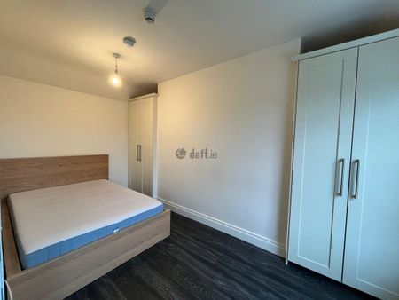 Apartment to rent in Dublin, Blessington St - Photo 3