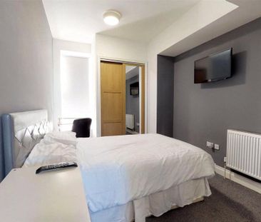 1 bedroom in a house share to rent - Photo 1