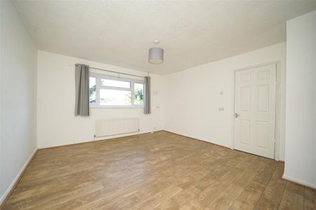 2 bedroom maisonette to rent - Photo 2