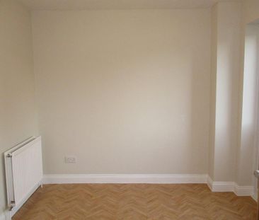 2 bedroom semi-detached house to rent - Photo 2