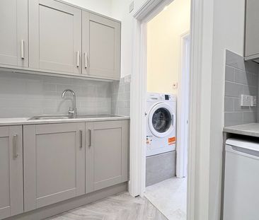 Studio Flat, Clarence Square, BN1 - Photo 1