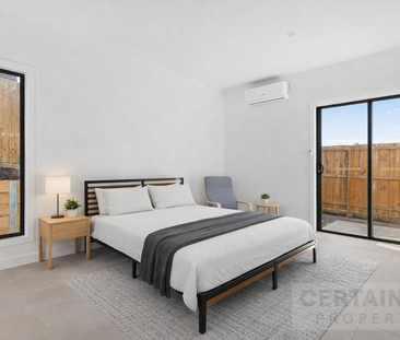 ✨ Brand-New Designer Studio Rooms – Private Ensuite, Courtyard & AL... - Photo 2