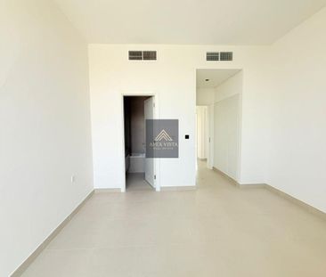 Luxurious town house 3bedroom at prime location - Photo 1