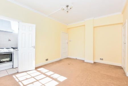 Studio to rent - Photo 2