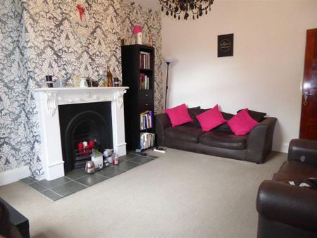 2 bedroom end of terrace house to rent - Photo 2