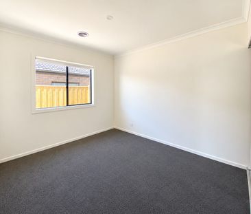 BRAND NEW SPACIOUS HOME - Photo 2