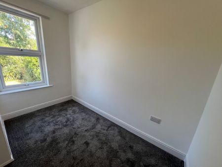 Three Bedroom House To Let on Nacton Road - Photo 4