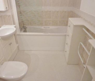 Mountbatten Close, Preston - Photo 6