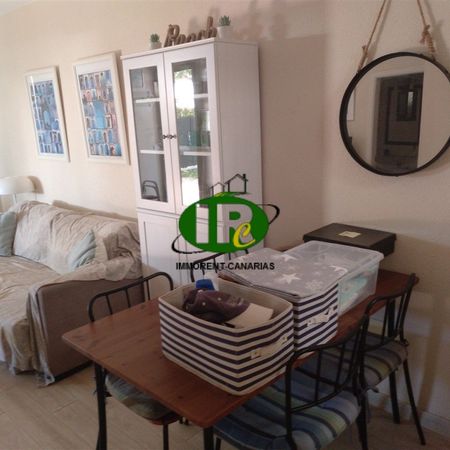 Bungalow renovated in a quiet complex. With 1 bedroom and a large enclosed terrace - Photo 2
