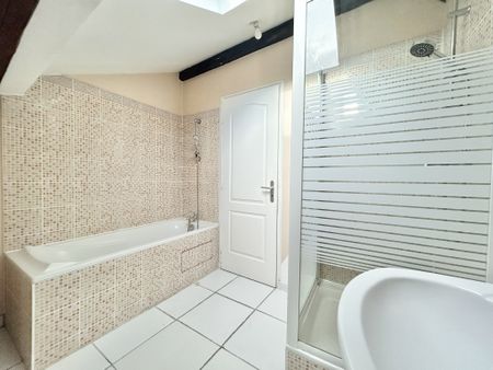 Location Appartement 4 pièces 82m² RIVE DE GIER 42800 - Photo 5