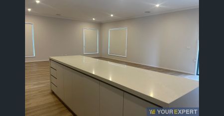 Large brand new 5 bedroom home - Photo 2
