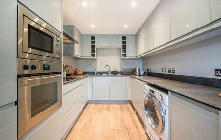 Chiswick High Road, W4 5RG, London - Photo 4