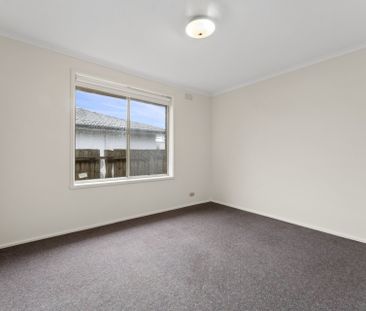 Freshly Updated Family Home in a Prime Central Location - Photo 2