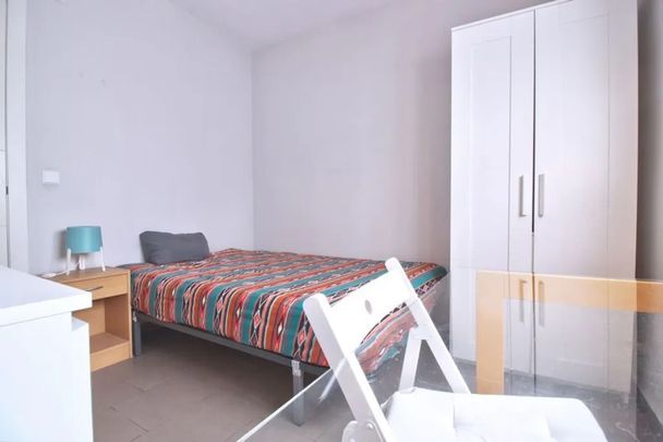 Carrer dels Sants Just i Pastor, Valencia, Valencian Community 46021 - Photo 1