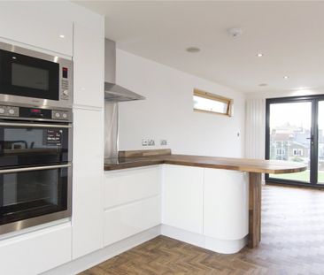 Grosvenor Park Road, E17, London - Photo 4
