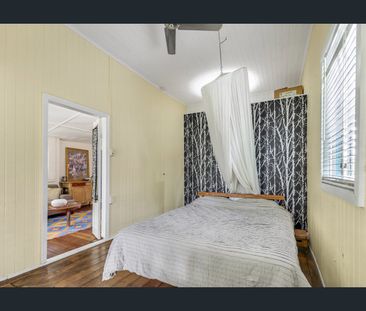 Graceful Living in the Heart of Red Hill - Photo 6