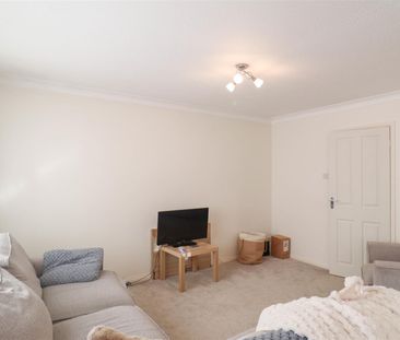 Fairhaven Way, Newmarket - Photo 2