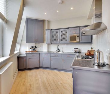 Spacious two bedroom apartment in central Tunbridge Wells with unde... - Photo 3