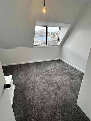 Sunny, Warm, Secure, Renovated unit - Photo 3