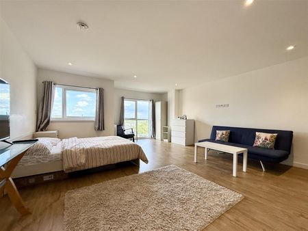 Lincoln House, Bolton - Photo 5