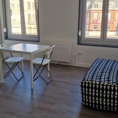 Location Studio MEUBLE CENTRE VILLE Armentieres - Photo 1