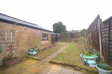 3 bedroom terraced house to rent - Photo 5