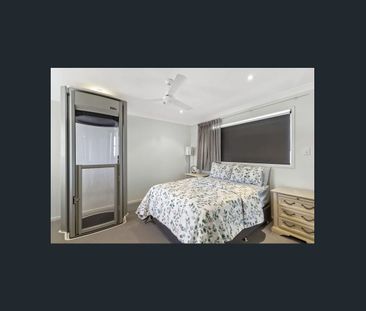 Double Garage 3 Bedroom Townhouse with an internal lift! - Photo 5