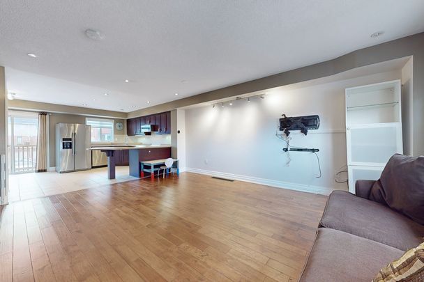 For Lease - 3030 Lakeshore Boulevard Unit# 8, Toronto, Ontario - Photo 1