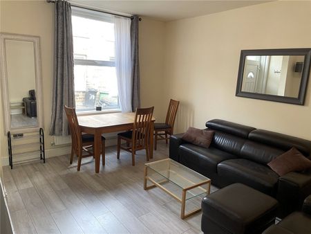 15 Moss Street, Newsome, Huddersfield... - Photo 2