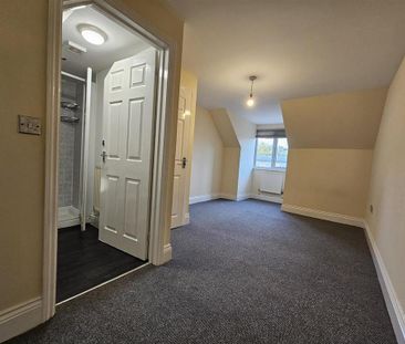 4 bedroom semi-detached house to rent - Photo 2