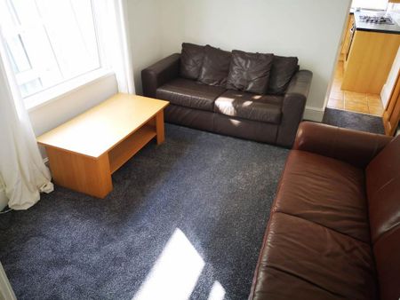 5 bedroom house to rent - Photo 2